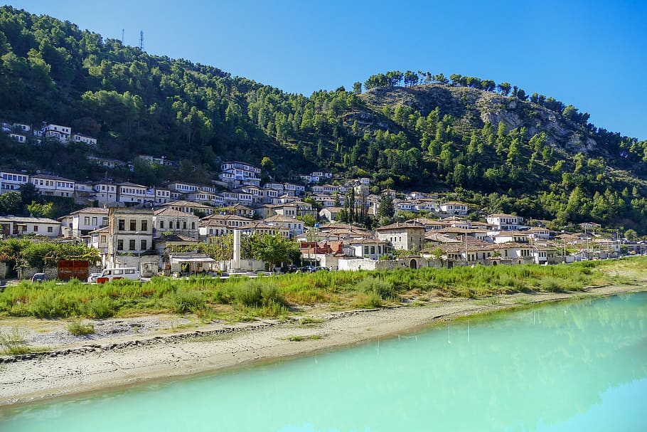 Die Stadt Berat und der Fluss Osum, Albanien