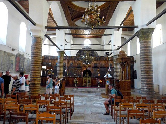 Innenraum der St. Spyridon Kirche in Gorica, Berat, Albanien